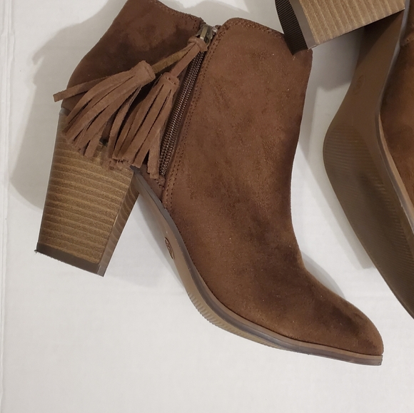 🔥SALE🔥Merona Brown Faux Suede Tassle Ankle Bootie 9.5 - Picture 4 of 10